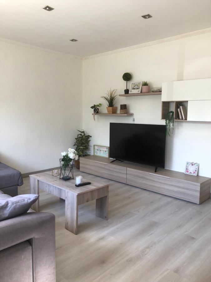 Vivienda Amplia Y Luminosa A Escasos Metros De La Playa De Cangas. Buitenkant foto