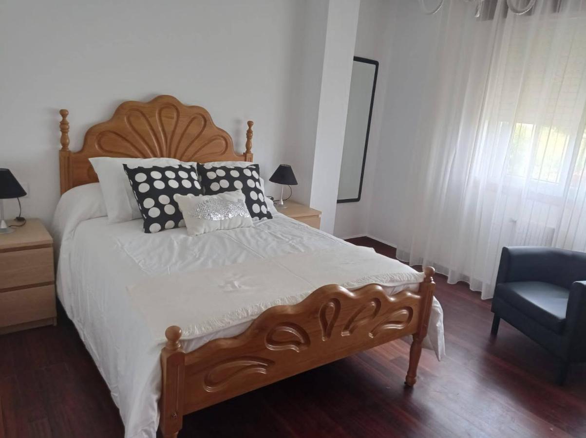 Vivienda Amplia Y Luminosa A Escasos Metros De La Playa De Cangas. Buitenkant foto